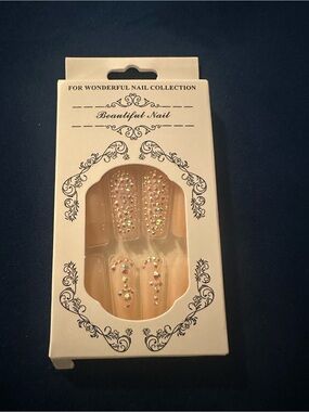 Beautiful Nail Champagne Crystal Press-On Nails